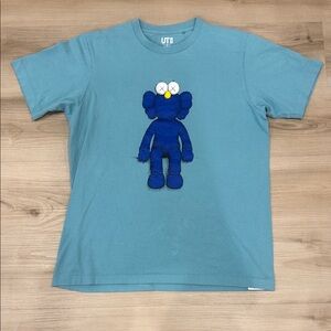 Uniqlo X Kaws Collab Men’s Medium teal graphic print tshirt 100% cotton